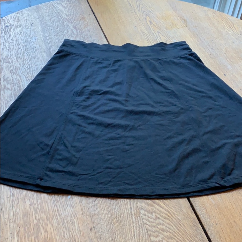 Athletic black skirt medium